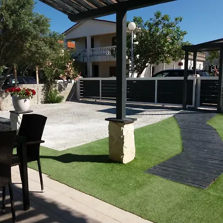 Villa Relax Garden Vir
