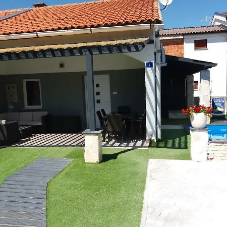 Villa Relax Garden Vir